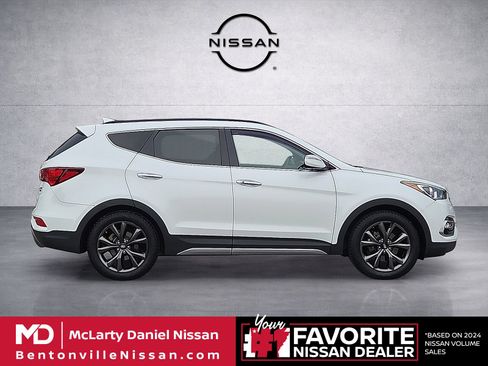 Used 2017 Hyundai Santa Fe Sport FWD image 6