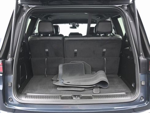 Used 2024 Jeep Wagoneer Series II w/ Flexible Seating Group image 13