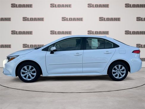 Used 2023 Toyota Corolla LE image 2