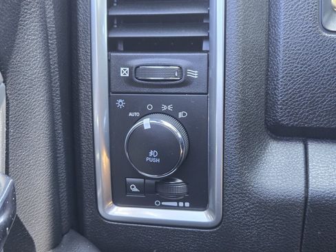 Used 2018 RAM 2500 Power Wagon w/ Leather & Luxury Group AWD/4WD image 16