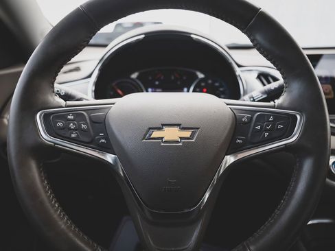 Used 2017 Chevrolet Malibu Hybrid w/ Leather Package image 14