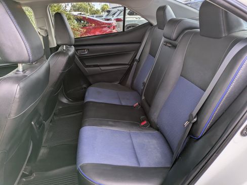 Used 2018 Toyota Corolla SE w/ SE Premium Package FWD image 9