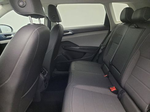 Used 2024 Volkswagen Taos SE FWD image 18