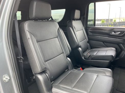 Used 2022 Chevrolet Suburban Z71 w/ Z71 Off-Road Package AWD/4WD image 27