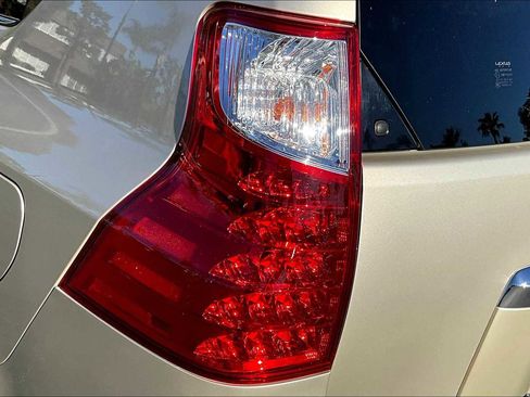 Used 2013 Lexus GX 460 image 28