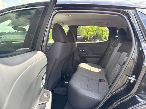 Used 2025 Nissan Kicks SV AWD/4WD image 19