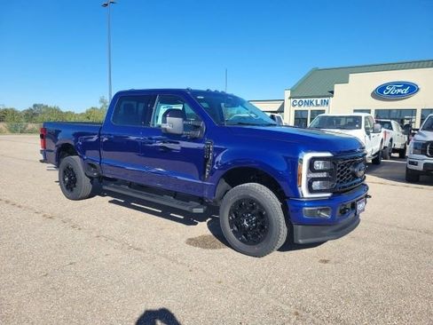 New 2026 Ford F250 Lariat w/ Black Appearance Package image 26