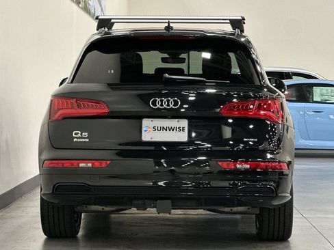 Used 2020 Audi Q5 2.0T Titanium Premium Plus w/ Premium Plus Package AWD/4WD image 5