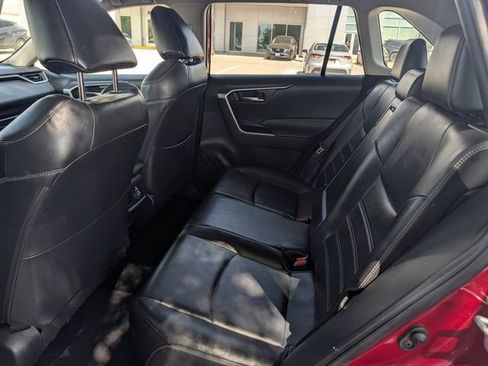 Used 2020 Toyota RAV4 XLE Premium image 28