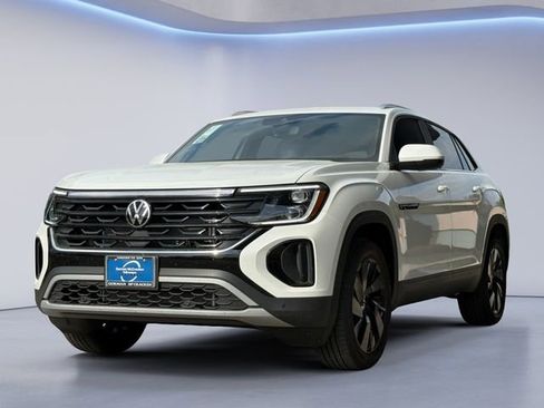 New 2026 Volkswagen Atlas Cross Sport SE image 7
