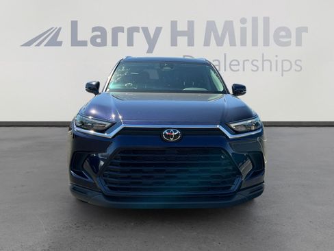 Used 2024 Toyota Grand Highlander XLE image 8