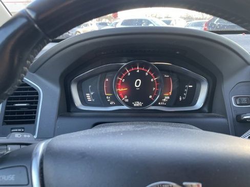 Used 2017 Volvo XC60 T6 Inscription w/ Preferred Option Package image 9