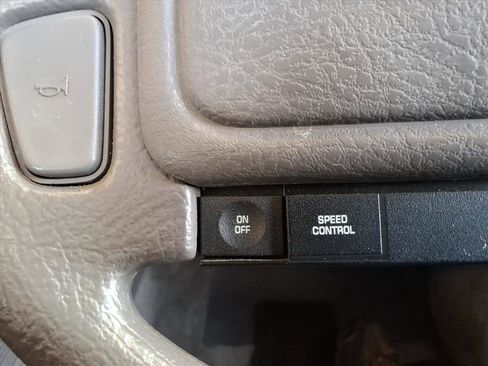 Used 1991 Chrysler LeBaron Convertible image 16