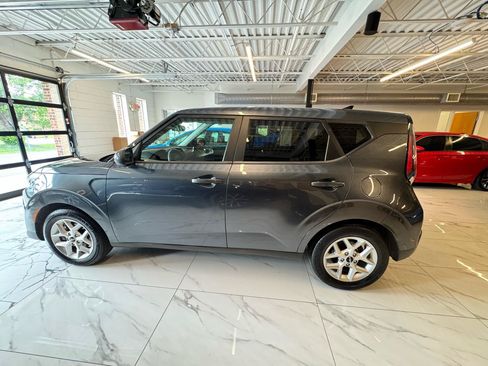 Used 2023 Kia Soul LX w/ Option Group 015 FWD image 8