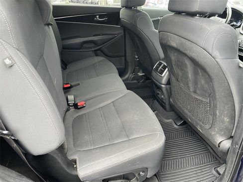 Used 2020 Kia Sorento LX w/ LX I4 Convenience Package image 23