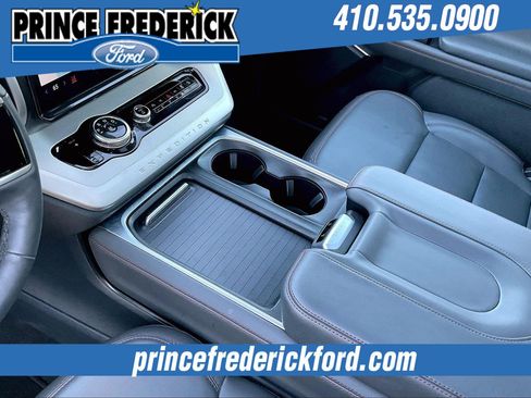 Used 2025 Ford Expedition Active image 16