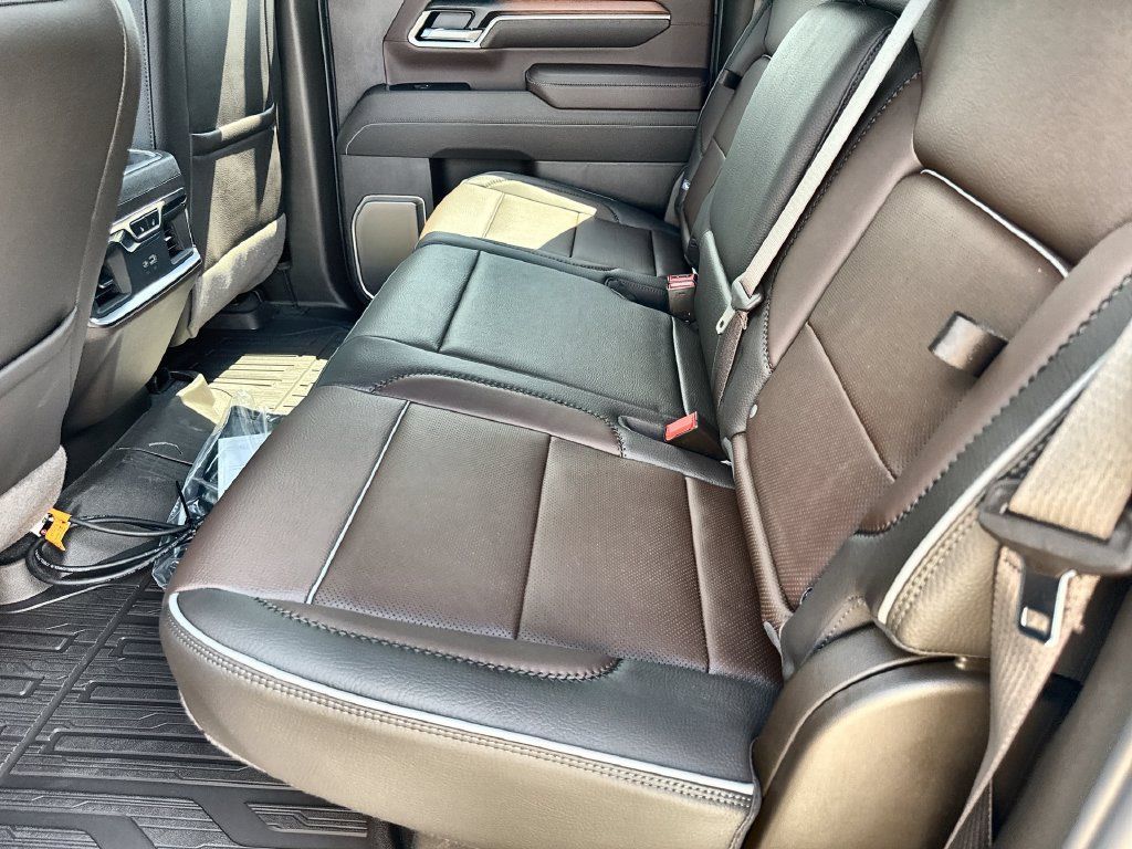 New 2026 GMC Sierra 2500 Denali w/ Denali Reserve Package AWD/4WD image 16