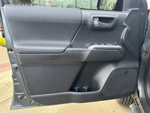 Certified 2023 Toyota Tacoma TRD Off-Road w/ TRD Premium Off Road Package image 11