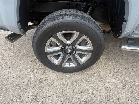 Used 2019 Toyota Tacoma SR image 16