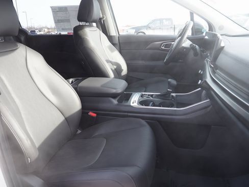 New 2026 Kia Carnival SX image 10