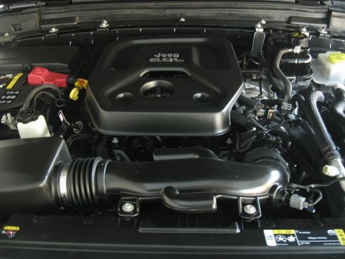 Used 2021 Jeep Wrangler Unlimited Sahara image 29