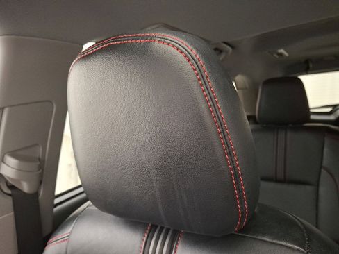 Used 2019 Toyota Highlander SE image 21