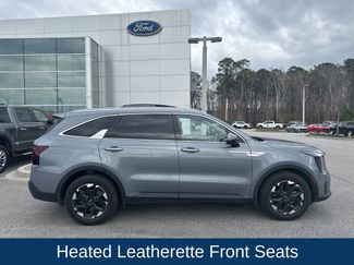 Used 2024 Kia Sorento S w/ Panoramic Sunroof Package video 2