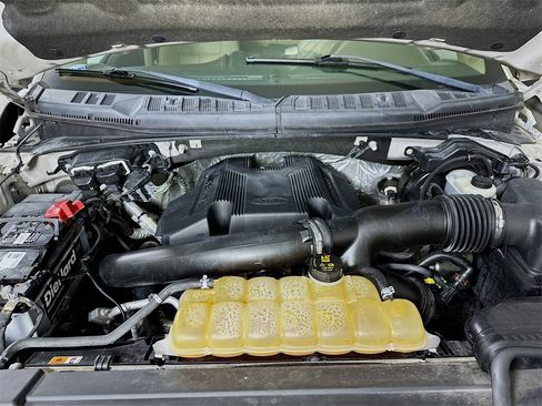 Used 2018 Ford F150 Lariat w/ Equipment Group 502A Luxury image 9