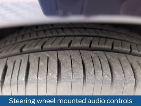 Used 2024 Kia Carnival LX image 21