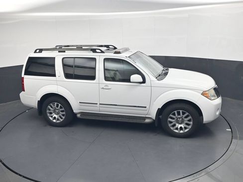Used 2010 Nissan Pathfinder LE w/ Navigation Pkg AWD/4WD image 34