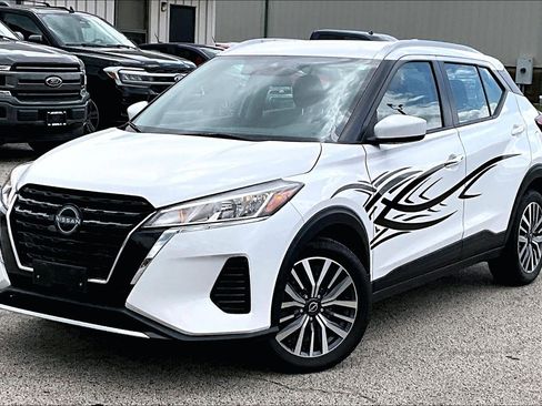 Used 2023 Nissan Kicks SV FWD image 6