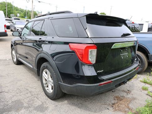 Used 2023 Ford Explorer XLT w/ Class IV Trailer Tow Package AWD/4WD image 4