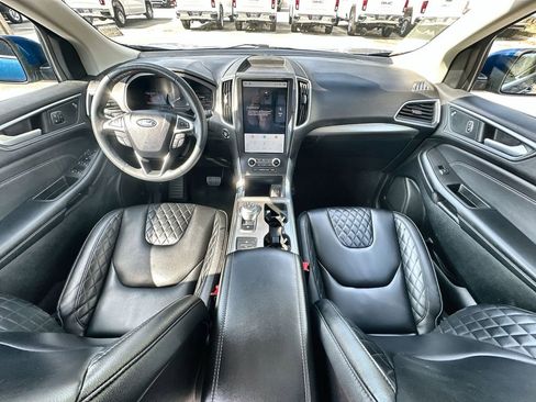 Used 2024 Ford Edge Titanium image 19