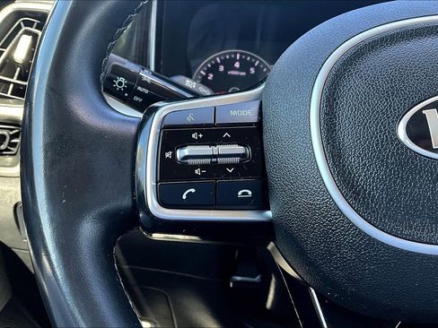 Used 2021 Kia Sorento S image 14