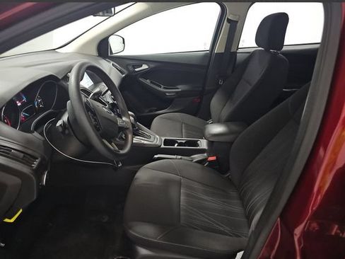 Used 2017 Ford Focus SEL FWD image 5