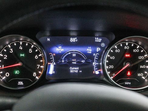 Used 2018 Jeep Compass Limited w/ Navigation Group FWD image 24