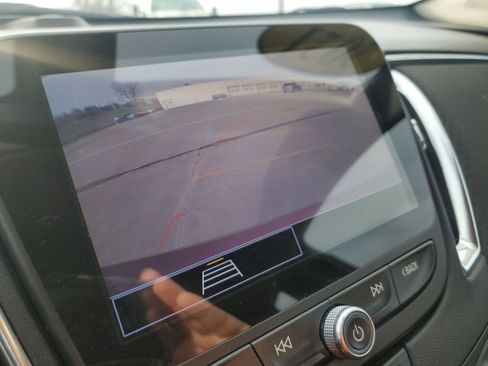 Used 2021 Chevrolet Malibu LT image 22