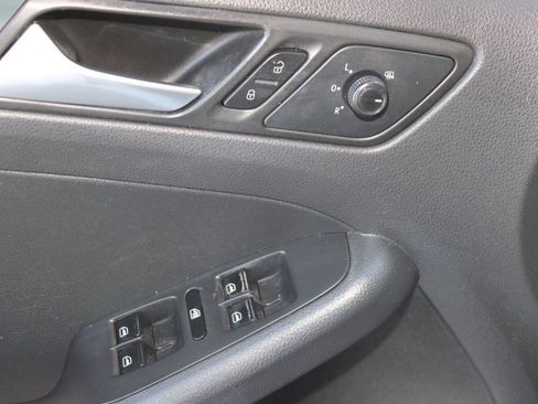 Used 2015 Volkswagen Jetta SE image 11