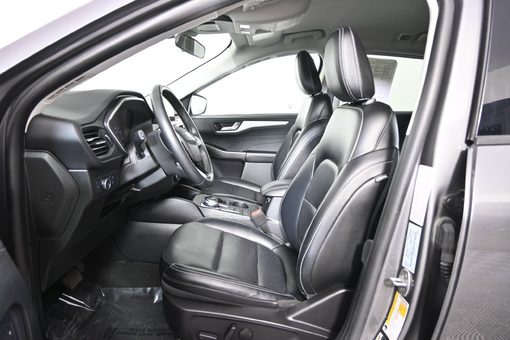 Used 2022 Ford Escape SEL w/ Equipment Group 302A AWD/4WD image 22