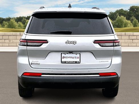 Used 2025 Jeep Grand Cherokee L Laredo w/ Luxury Tech Group I image 4