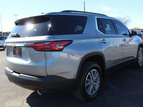 Used 2024 Chevrolet Traverse LT image 9