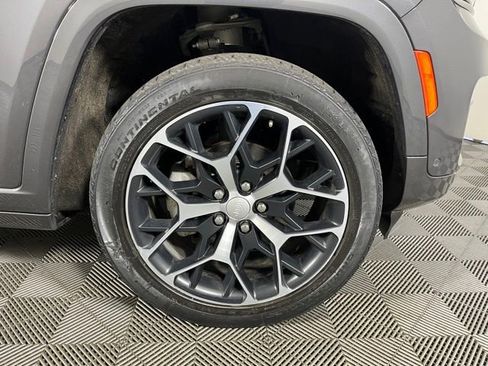 Used 2023 Jeep Grand Cherokee Summit image 9