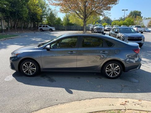 Used 2023 Kia Forte LXS FWD image 4