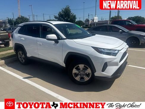 Used 2025 Toyota RAV4 XLE FWD image 1