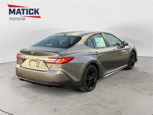 New 2026 Toyota Camry SE image 7