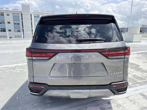 Used 2024 Lexus LX 600 4WD w/ Luxury Package image 25