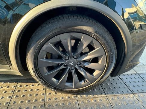 Used 2018 Tesla Model X 75D image 55