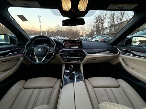 Used 2017 BMW 540i xDrive image 23