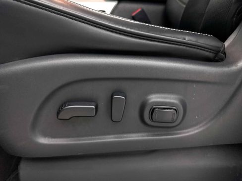 Used 2017 Nissan Titan PRO-4X AWD/4WD image 17