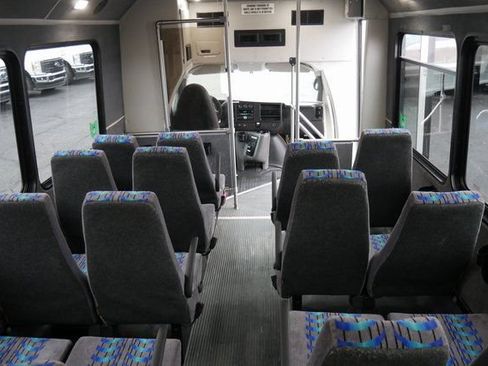Used 2014 Chevrolet Express 4500 w/ Shuttle Bus Package RWD image 20